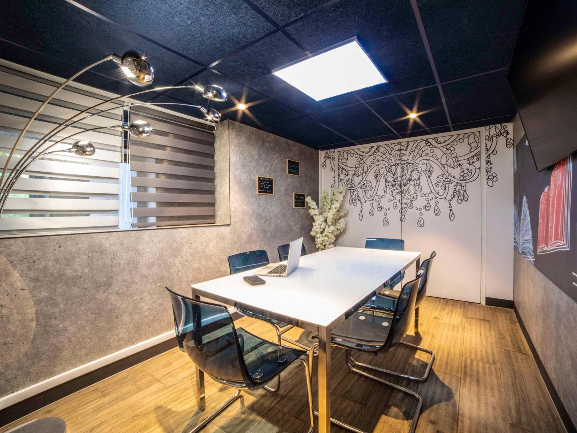 Ibis Budget Paris Clichy Mairie Exterior foto