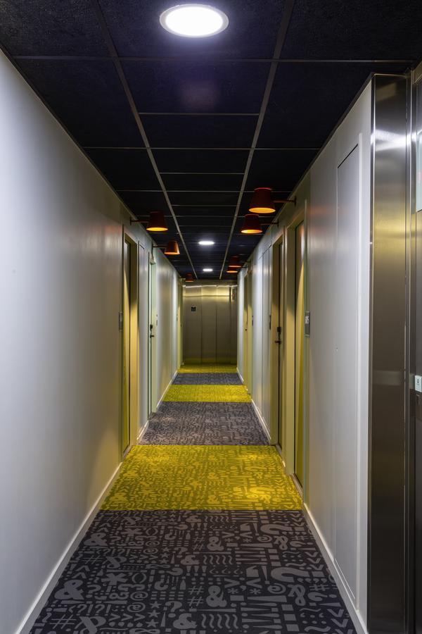 Ibis Budget Paris Clichy Mairie Exterior foto