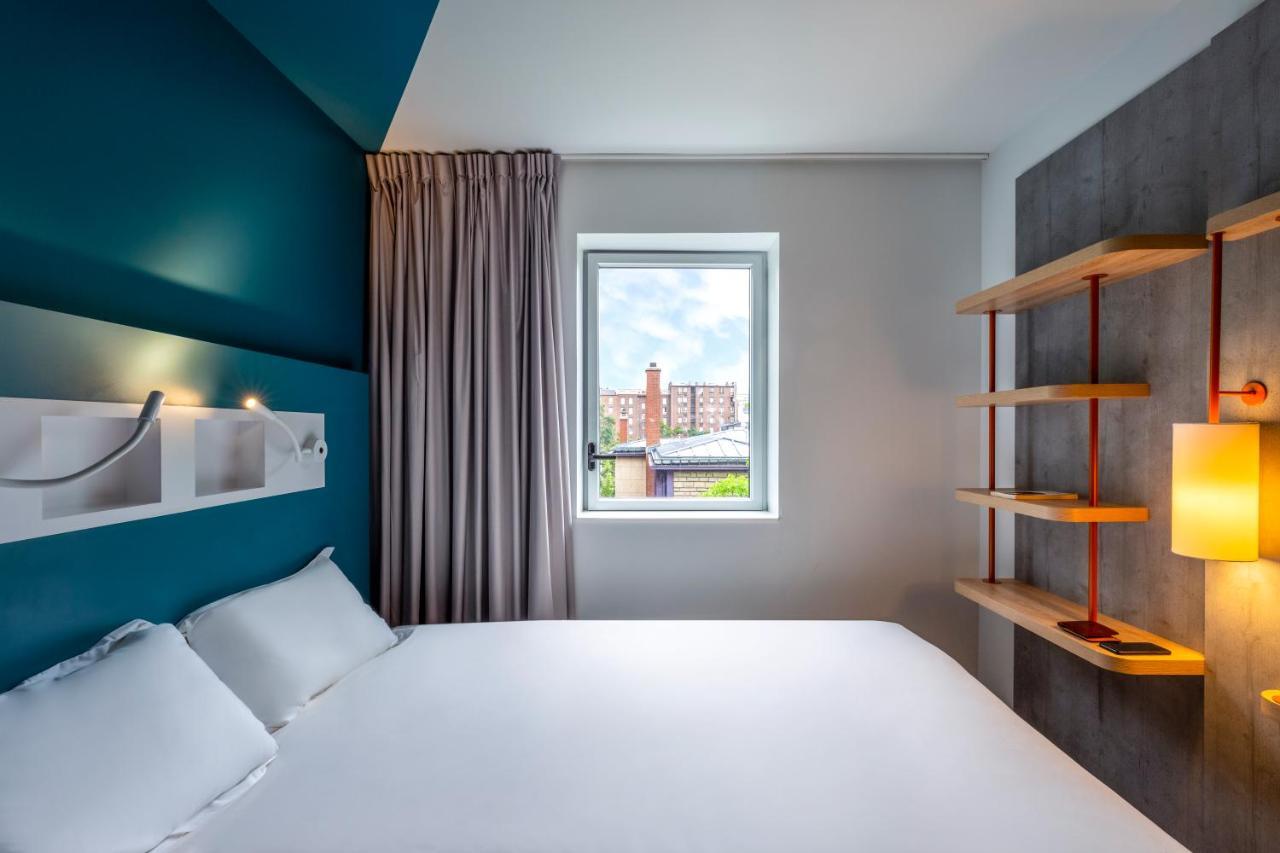 Ibis Budget Paris Clichy Mairie Exterior foto